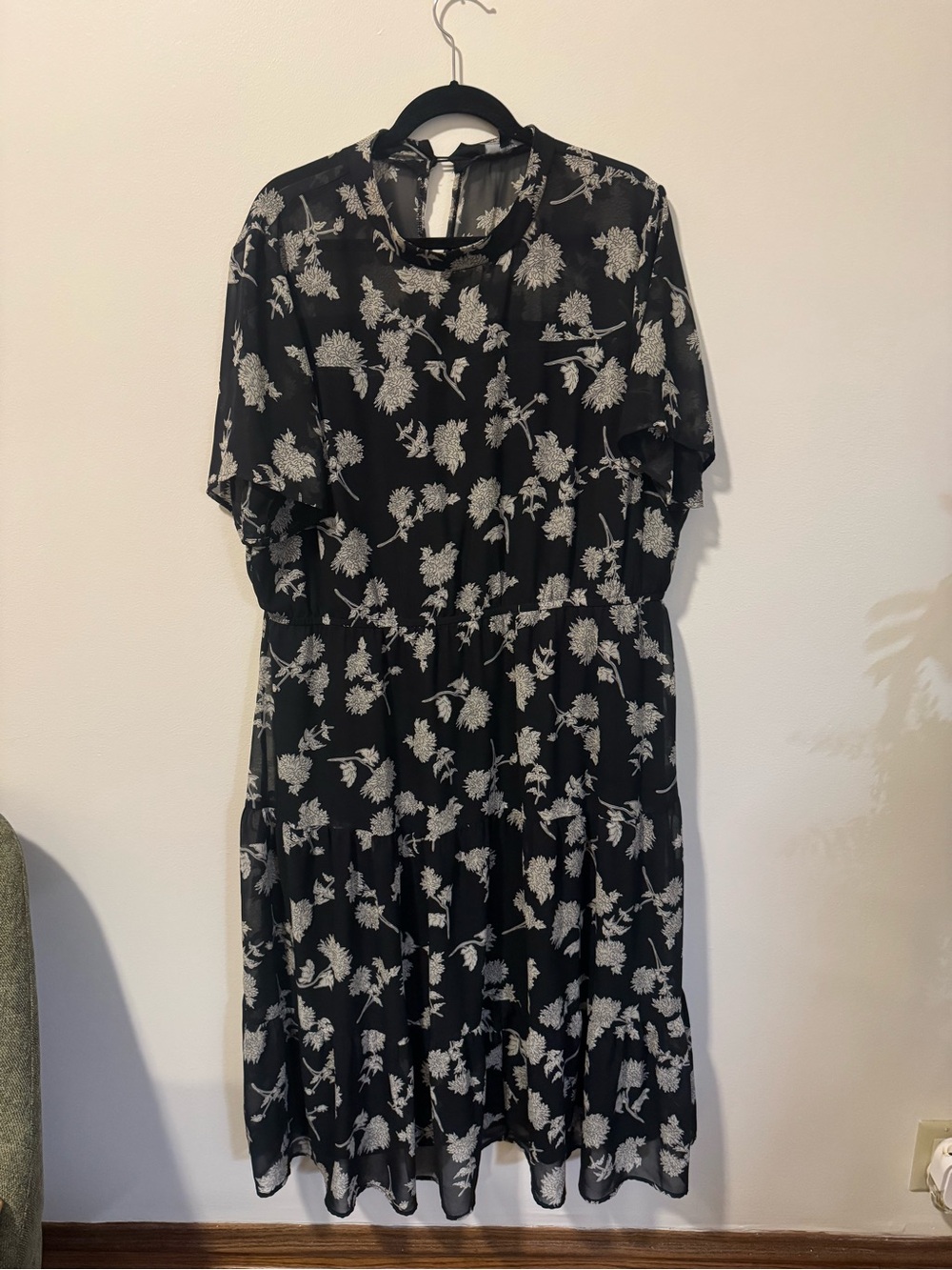 Lulu's Black Floral Midi Dress with White Botanical Print
